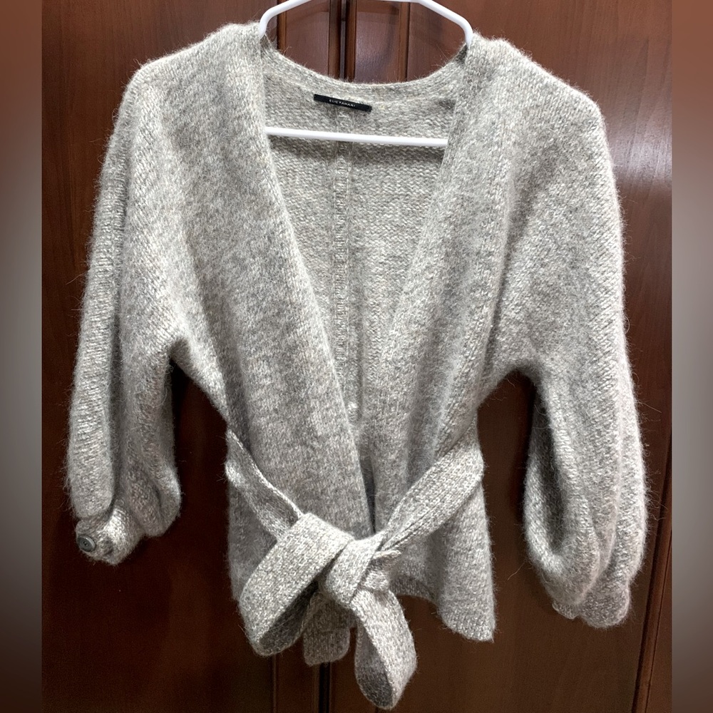 ELIE TAHARI Sweater/Wrap can be worn with or without the belt